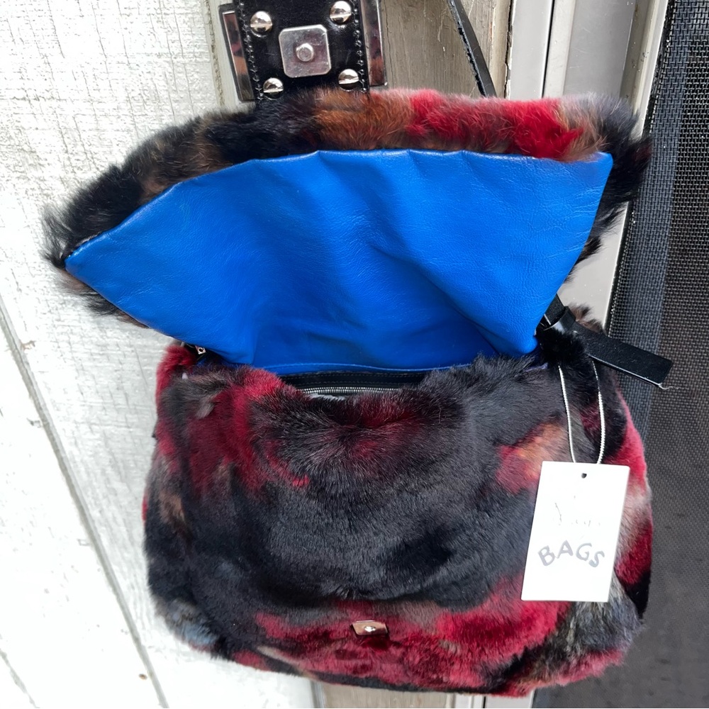 Fendi: RARE Mink Fur Multicolor Dyed Beaver Sheared Mamma Baguette Shoulder Bag - Picture 9 of 17
